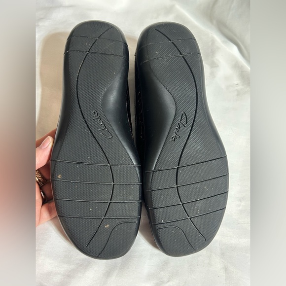 🤎🟤Clarks Collection Dark Brown Patent Crocodile Embossed Loafers Size 7 Wide - Picture 5 of 7